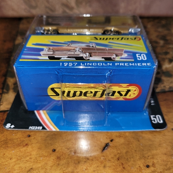 Matchbox Superfast 1957 Lincoln Premiere - Picture 4 of 5